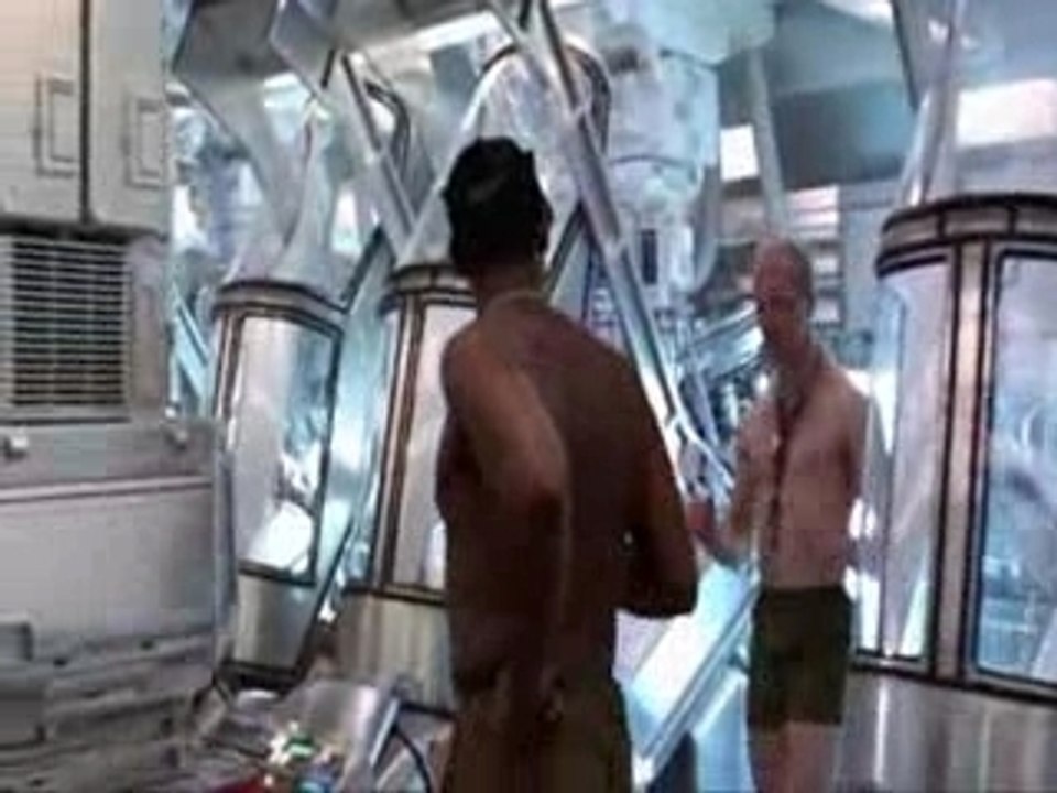 Alien 2 / Regarde moi dans l'oeil xD