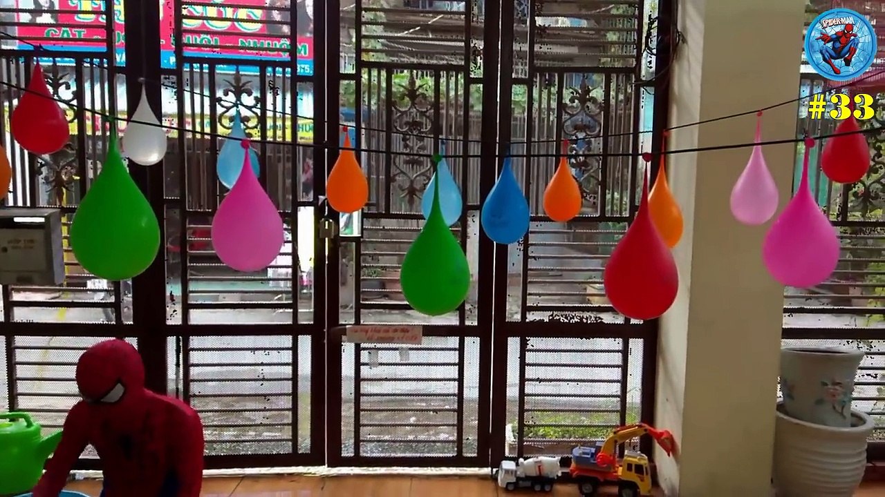 Anh em NGƯỜI NHỆN NHÍ đi siêu thị mua kẹo mút khổng lồ ♥ Video siêu nhân Người Nhện tập 29