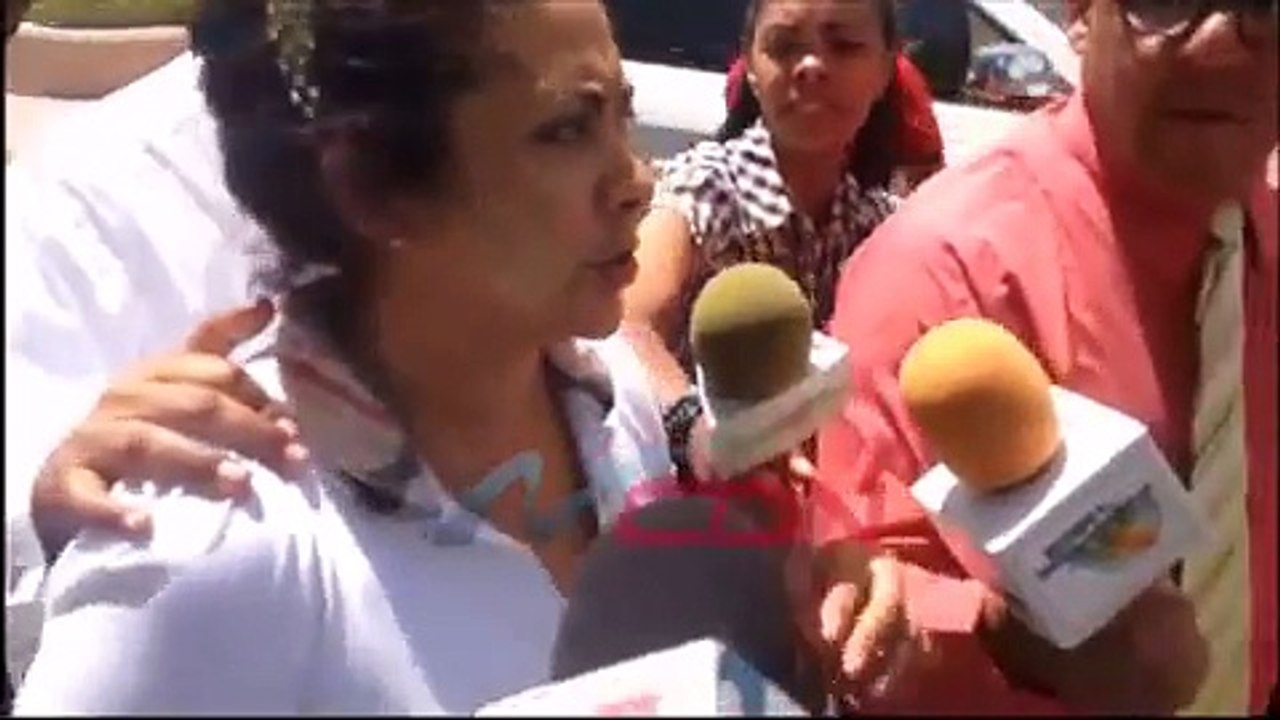 Se entrega madre de Marlon