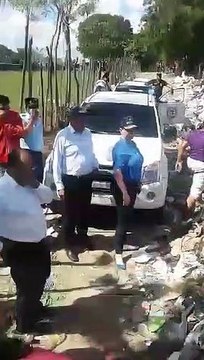 Momento en que buscan cadáver de la joven Emely Peguero en el vertedero