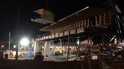 Pose du 2e tronçon de la future passerelle de la gare