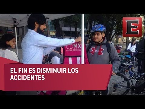 Entrega de chalecos de la CDMX para ciclistas
