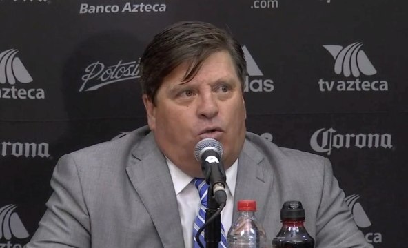 Miguel Herrera y José Guadalupe Cruz en conferencia de prensa