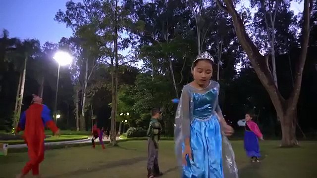 Siêu Nhân Người Nhện và Công Chúa Elsa Joker bắt cóc Elsa bị Bạch Tuyết và Cảnh Sát bắt gi