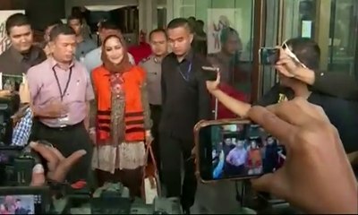 Dua Koper Dokumen Bunda Sitha Dibawa KPK