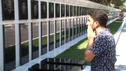 Hayvanları Otlatırken Söylediği Şarkılarla Fenomen Oldu