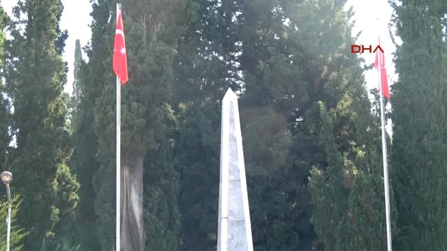 Kocaeli Başbakan Yardımcısı Fikri Işık Şehitliği Ziyaret Etti