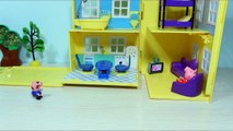 Dans le de dessin animé Peppa Pig George a lavé la machine à laver jouet pour chat