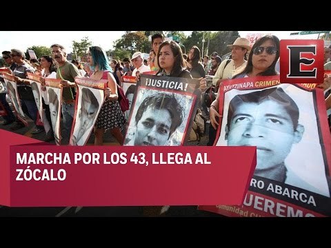 Llega al Zócalo Capitalino marcha por la desaparición de los 43 normalistas