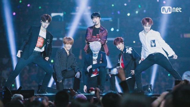 KCON 2017 LA×M COUNTDOWN ｜아스트로(ASTRO) _ 붙잡았어야 해 (Again)