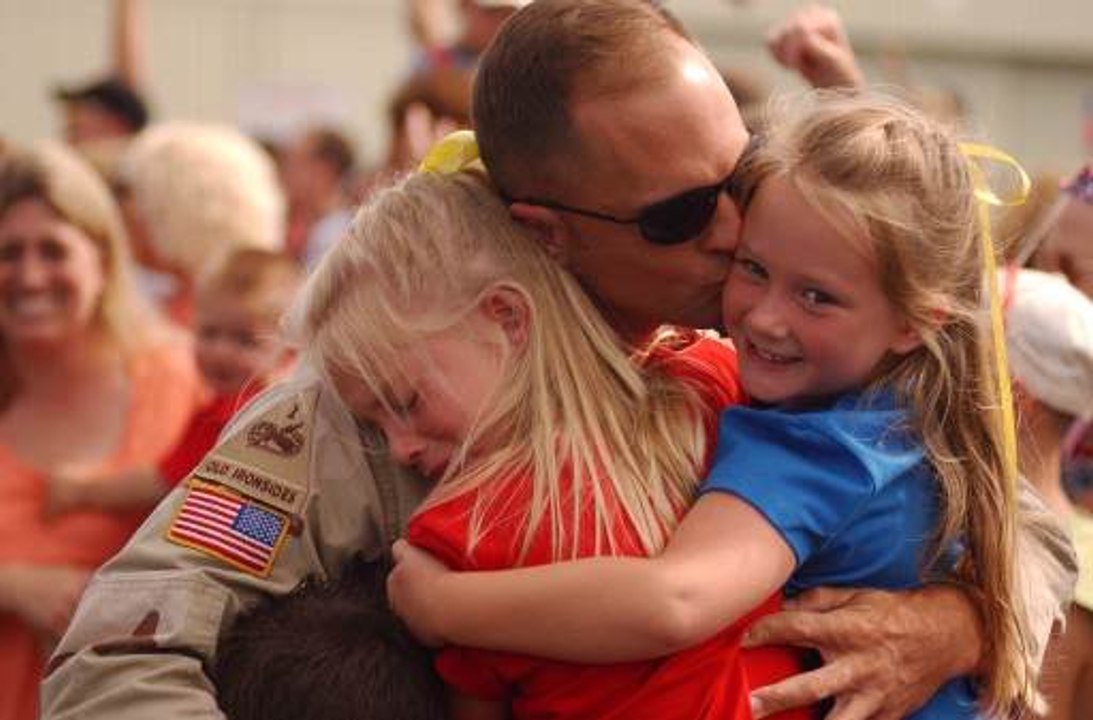 Soldiers Coming Home Surprise Compilation 2017 - 58