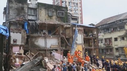 Mueren 8 personas y 10 se encuentran desaparecidas en un derrumbe en Bombay