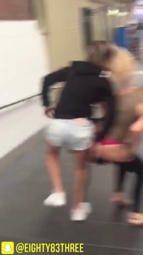 Ces filles qui se font des blagues sont vraiment sans limite