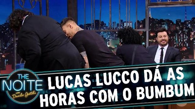 Lucas Lucco ensina como fazer o bumbum marcar as horas