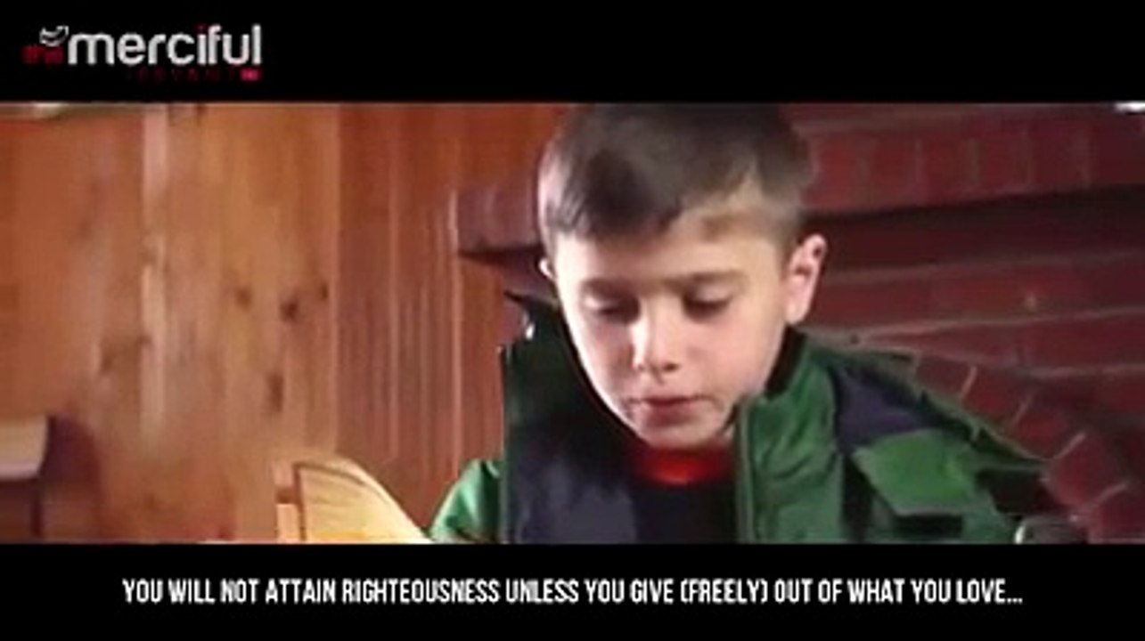 ❤️ قصة فيديو مؤثرة جداً عن الصدقة مع تلاوة رائعة لطفل صغير