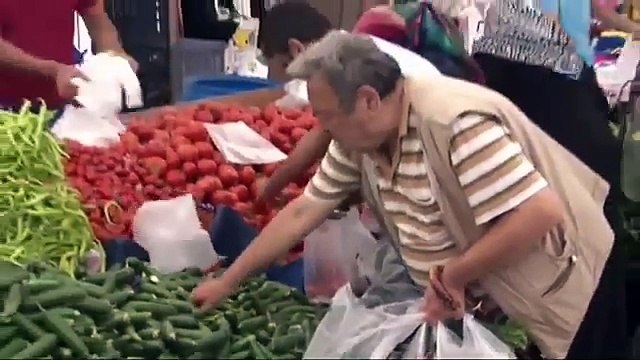 fegıyr inse-enların alışweriş yaptığı semt pazarında herşey bedawaya dağıtılınca herkes sewindi