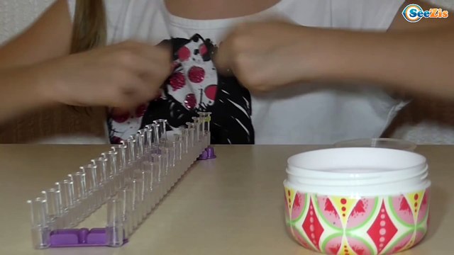 ✔ Беби Борн. Поля плетет браслет из резинок для Куклы. Beby Born Doll Rainbow Loom Advanced Bracelet