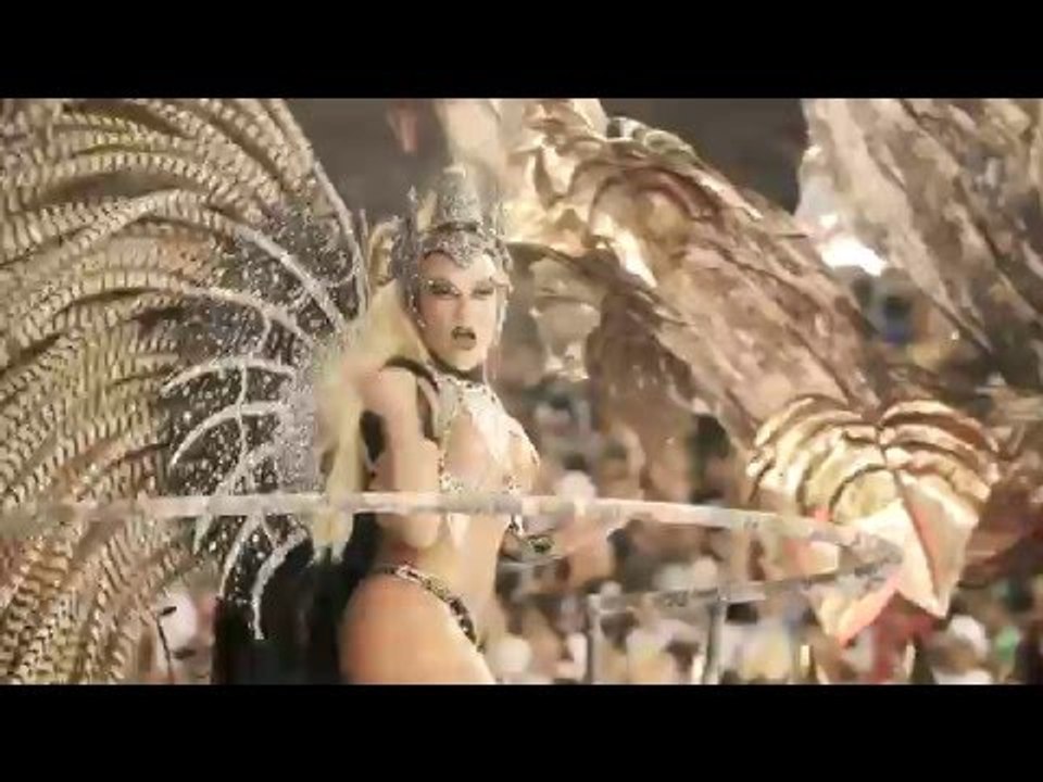 Com show de criatividade, desfile da Gaviões no Carnaval 2016 surpreende