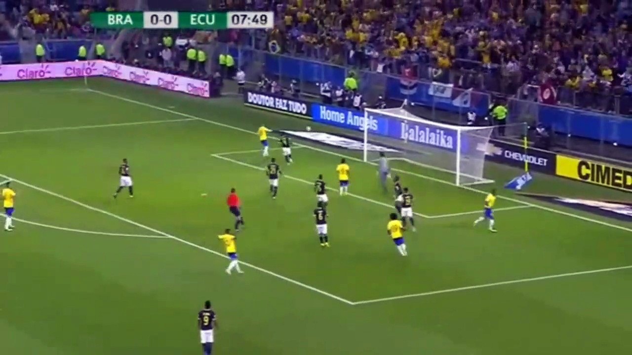 Brésil vs Équateur : Occasion de Paulinho