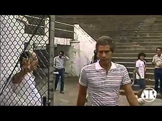 Pedro Asbeg fala sobre documentário que une política, futebol e rock'n roll