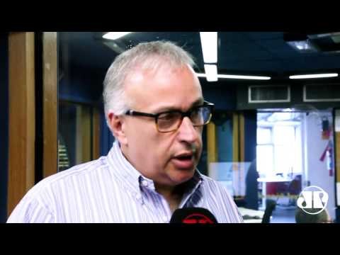 Roberto Andrade fala em redução de gastos e renovação de Guerrero no Corinthians