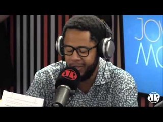 Aqui na Pan: Emicida rima no improviso durante o Morning Show