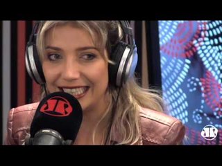 Aqui na Pan:Luiza Possi conta que não dependeu de sua mãe para alçar carreira artística