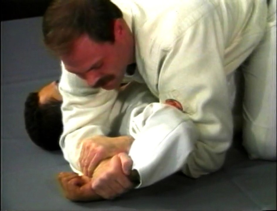 Brazilian Jiu Jitsu Volume 1 Beginning Armlocks
