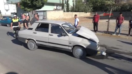 Adıyaman'da Otomobiller Çarpıştı, Sürücüler Yaralandı