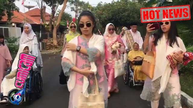 Hot News! Ikut Sholat Idul Adha, Nikita Willy Eksis Dijalanan - Cumicam 01 September 2017