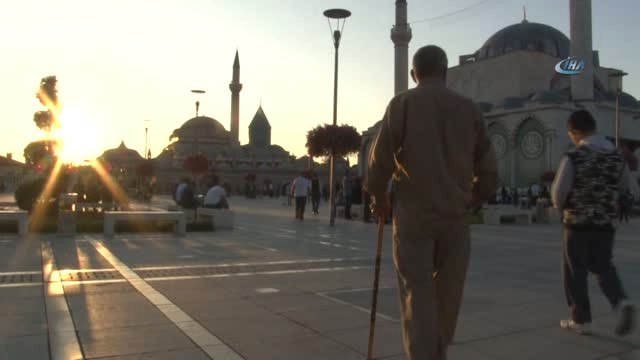 Eski Başbakan Ahmet Davutoğlu: Bu Sene Arakan Sebebiyle Yüreklerimizde Büyük Bir Üzüntü Var