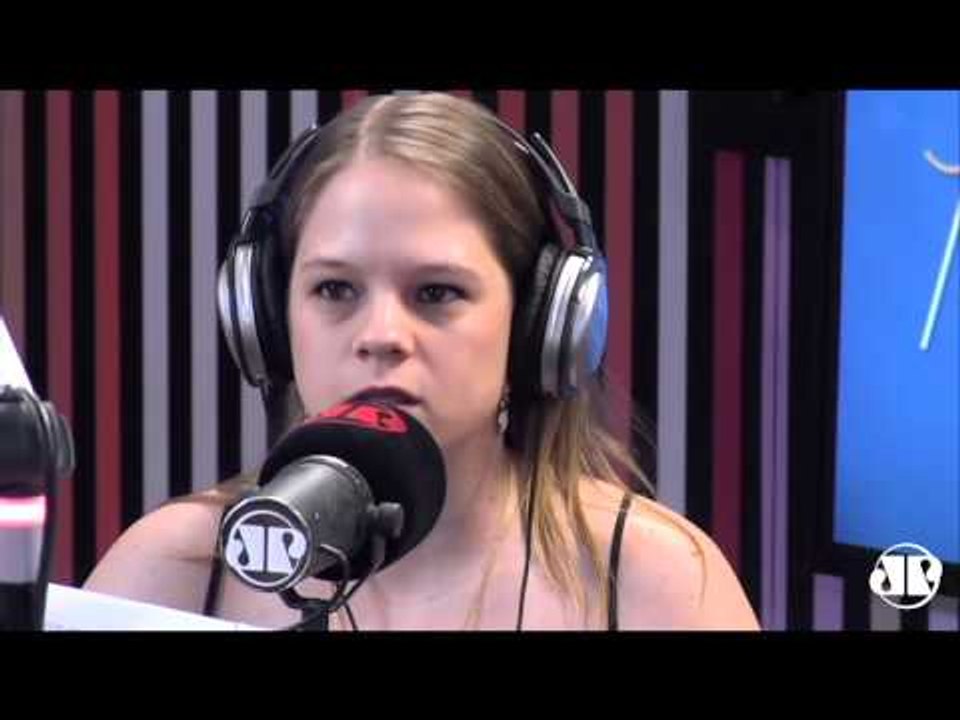 Aqui na Pan: terapeuta sexual, Paula Napolitano dá dicas para evitar situações de risco no Carnaval