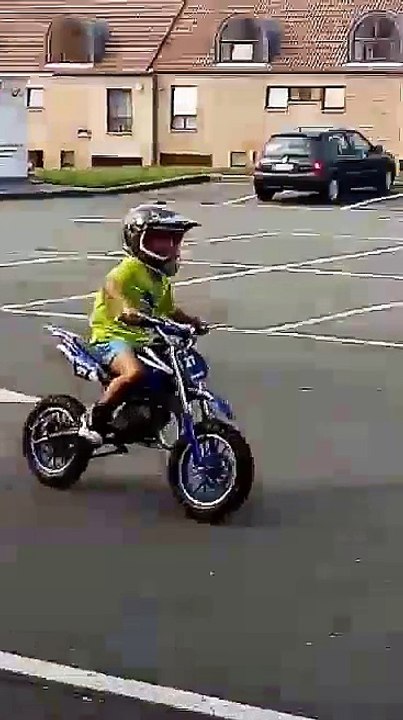 SAMI AVEC SA PTITE MOTO