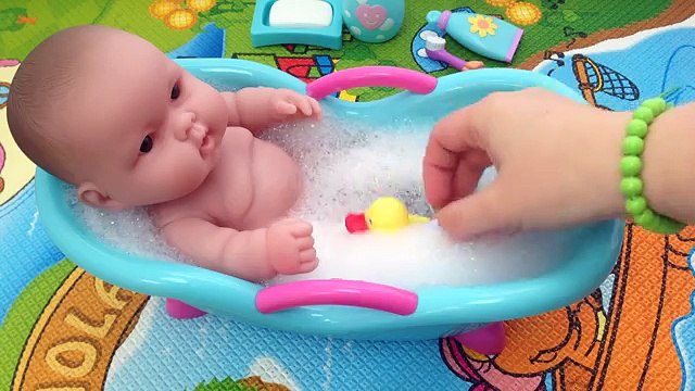 01 01 Детка ребенок ванна родился кукла вскармливание мочиться Сон время