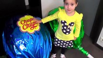 Bébé mal Bonbons géant sucettes Dans le Chupa Chups 3 mètres le plus grand monde Chupa Chups b