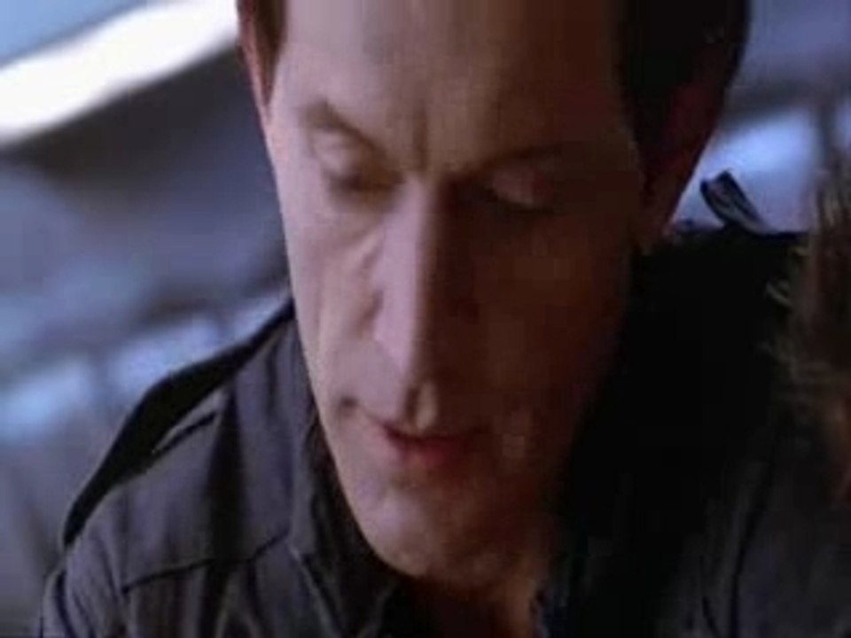 Alien 2 / Bishop et le coup du couteau