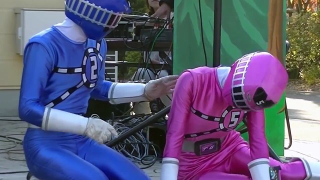 Siêu nhân thần kiếm || 5 anh em siêu nhân thần kiếm trình diễn võ thuật đối đầu với siêu q