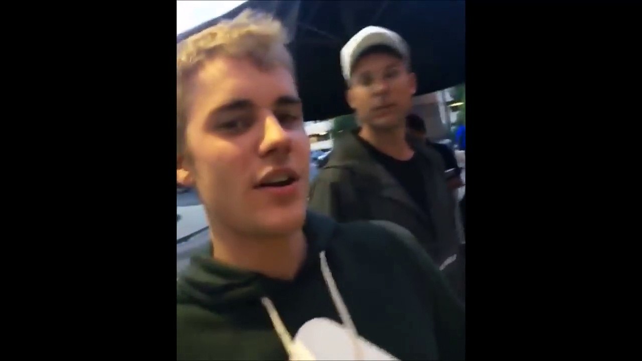 Justin Bieber surrounded by people in Charlotte, North Carolina - August 8 2017