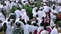Stoning of devil ritual begins in Hajj pilgrimage on Eid