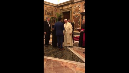 Demande en mariage devant le Pape