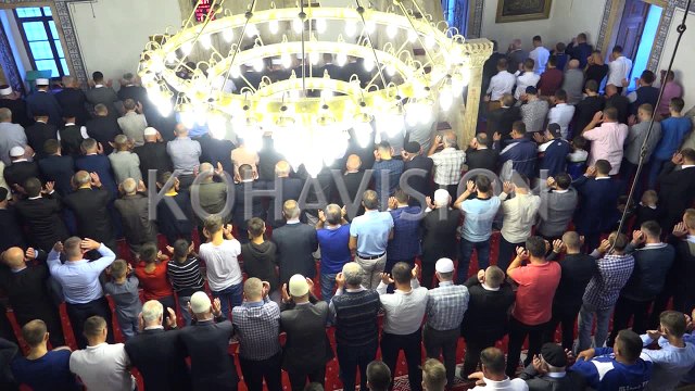Xhamia e Madhe në Prishtinë nikoqire e ceremonisë qendrore të faljes së namazit të Bajramit