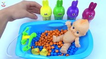 Bebé baño Niños colores muñeca huevos huevos huevos dedo para niño vivero rimas canción sorpresa tiempo Metro