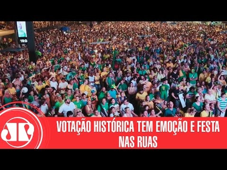 Votação histórica tem emoção e festa nas ruas | Jovem Pan