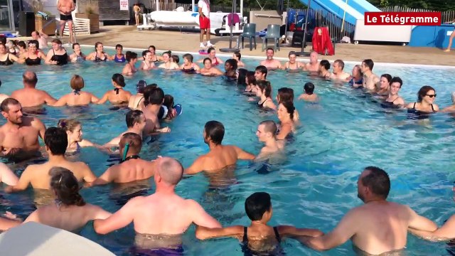 Carhaix. 200 danseurs environ à la 2e Aquagavotte