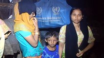 Myanmar death toll at 400 as 30,000 Rohingya flee to Bangladesh