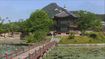"Dewdrop Fantasy" by Kevin MacLeod (Imperial Palace - Seoul, South Korea)