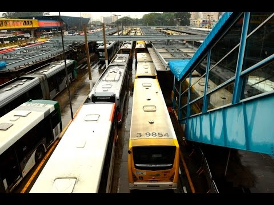 Motoristas e cobradores de ônibus paralisam operação em SP | Jornal da Manhã | Jovem Pan