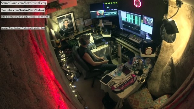 Creative Wind Studios Production Originality Desk (1390)