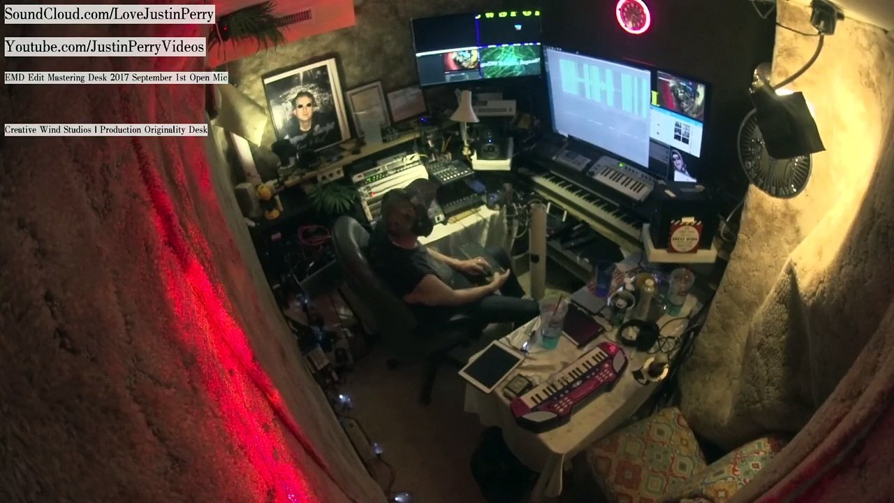 Creative Wind Studios Production Originality Desk (1394)