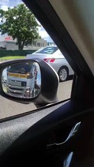 Il transporte une chaise en convoi exceptionnel - Martinique